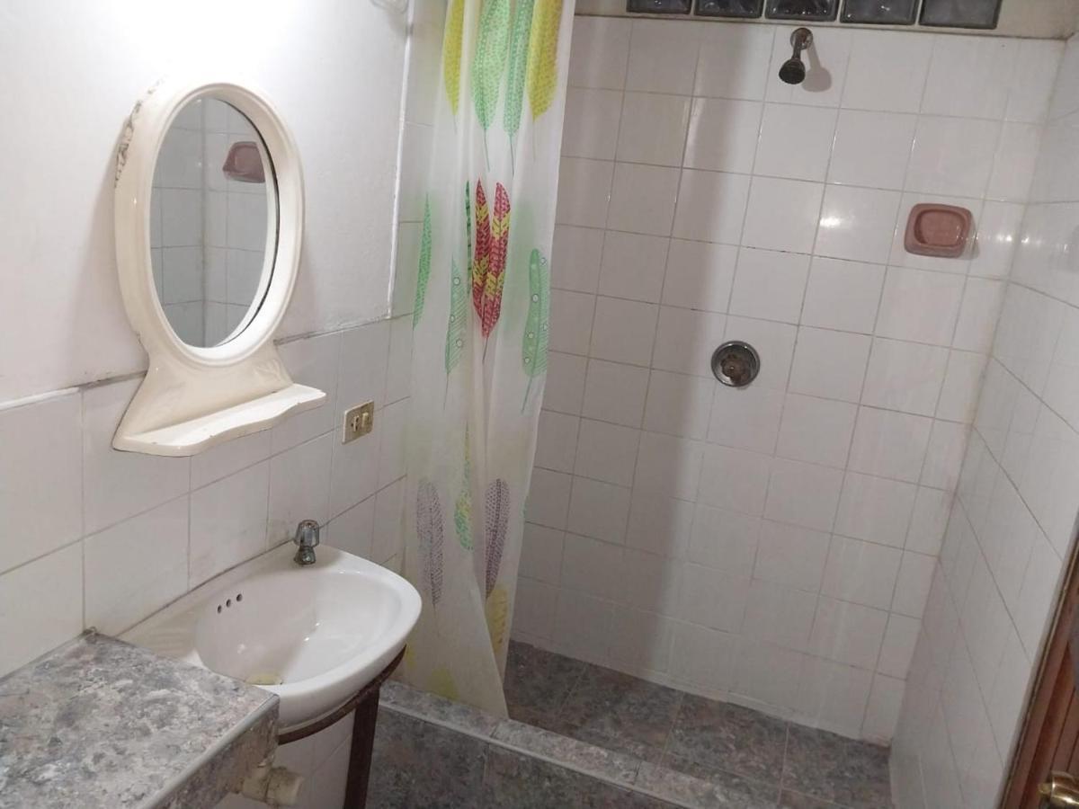 Amazon Breeze Hotel Iquitos Bagian luar foto